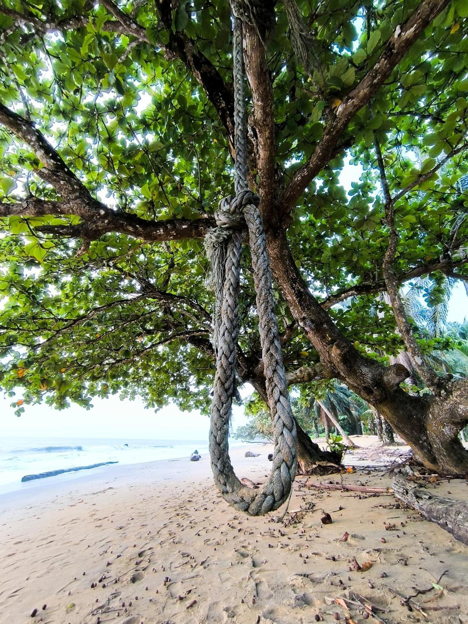 La Villa Lou, Musee Des Arts Grand Batangua Kribi Extérieur photo